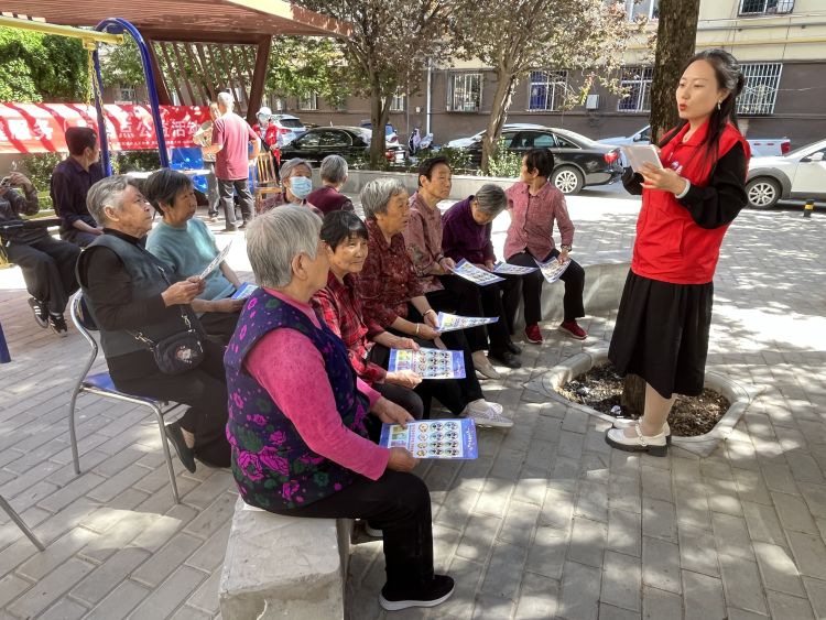 简篇-凤凰山街道北苑社区喜获 “廉政文化建设示范点”荣誉称号