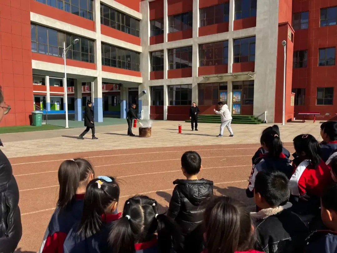 简篇-【开学第一课】子洲大队组织辖区学校开展消防安全宣传演练活动