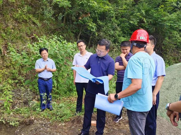 9.重点基础业务蓬勃向上（3）：张添县长到铁佛范家沟、八庙沟金矿实地调研涌水治理情况