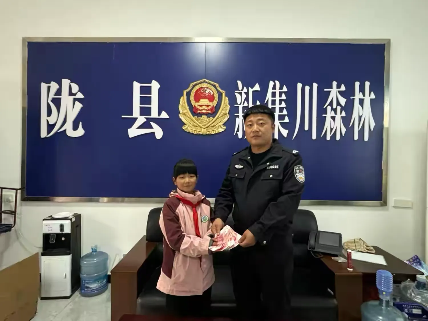 简篇-童心向党，强国有我‍        ——新集川镇中心小学屈雅雅同学荣获2025年宝鸡市“新时代好少年”荣誉称号