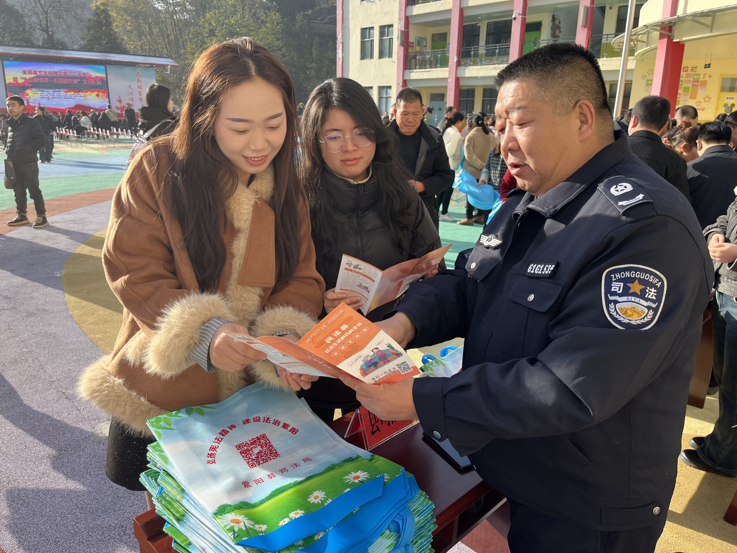 935c96f7fc25bb61869c84fbb3c0f1c6