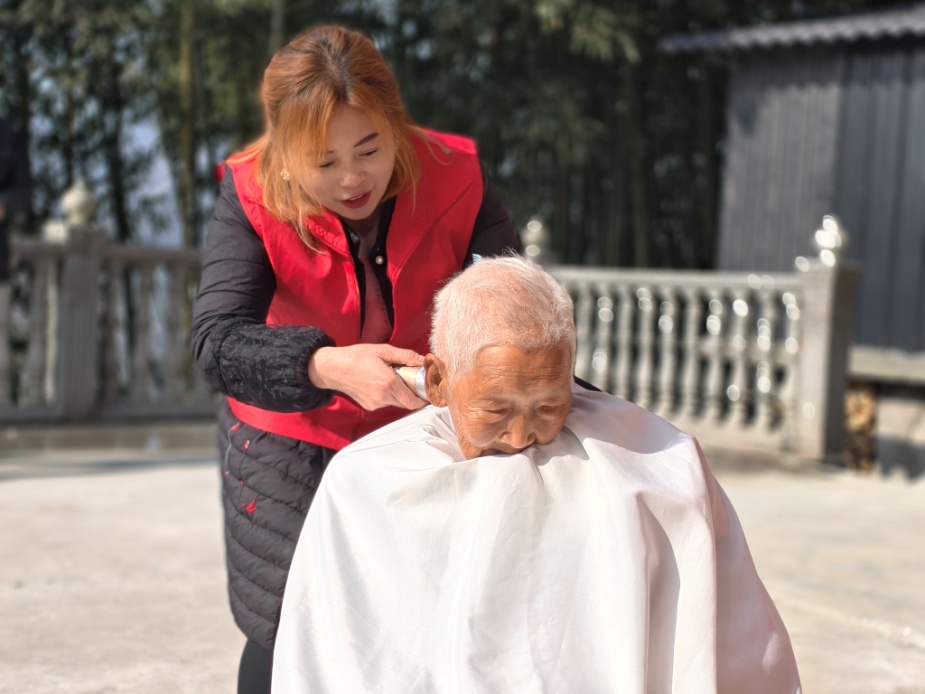 C:\Users\ADMINI~1\AppData\Local\Temp\WeChat Files\789b71a9327d621d14996856b855912.jpg