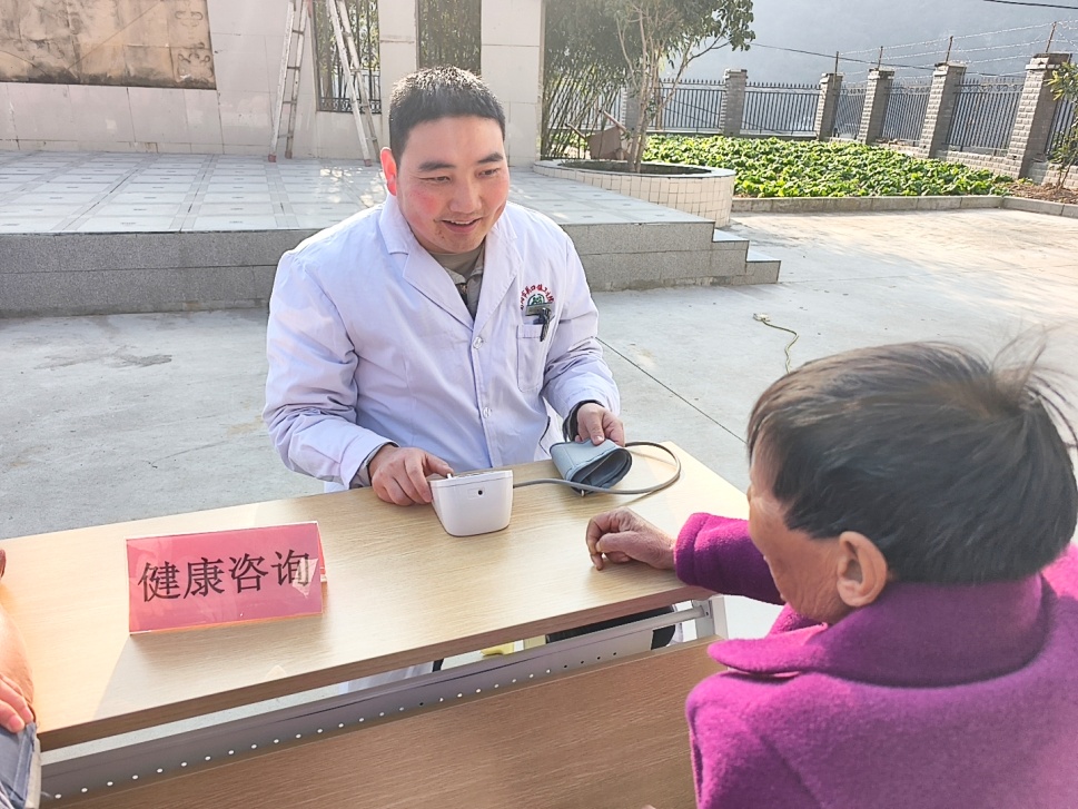 C:\Users\ADMINI~1\AppData\Local\Temp\WeChat Files\4220bf6570f64af089a317a56c39d39.jpg