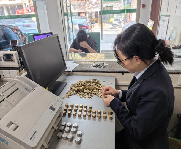 张玲照片2