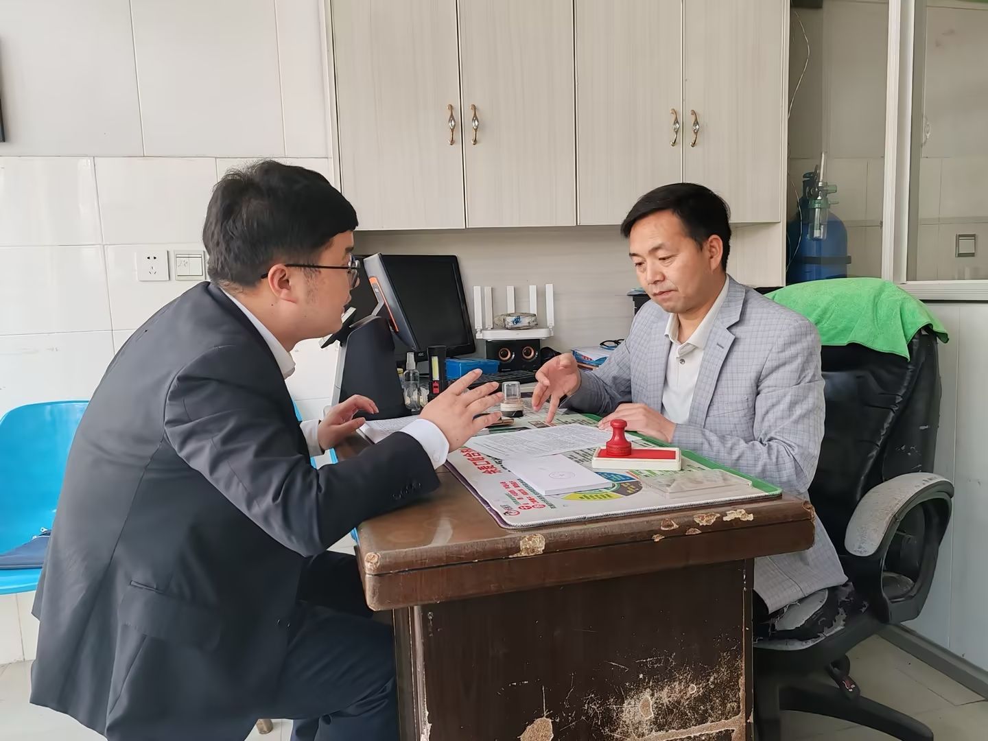 医保结算资金“坐上直通车”村卫生室有了专属账户——西乡农商银行实现县域定点村(社区)卫生室对公账户服务全覆盖2