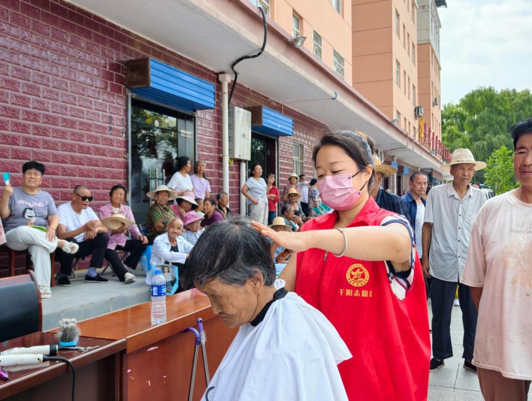 志愿服务理发2