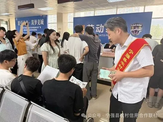黄豪.jpg