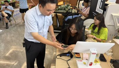 西乡农商银行城北支行营业部提前完成年度绑卡任务 (1)