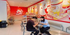 西乡农商银行沙河支行上门为创业商户纾解融资难题