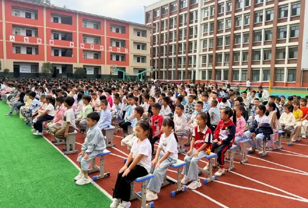 简篇-【笃实·高九共育】高坝店镇教联体开展法治教育大会纪实
